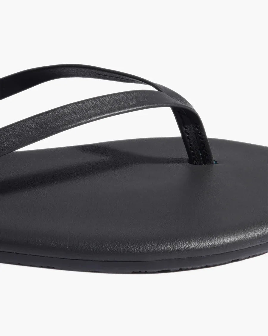 Flip-Flops Lily Solids in Washed Black