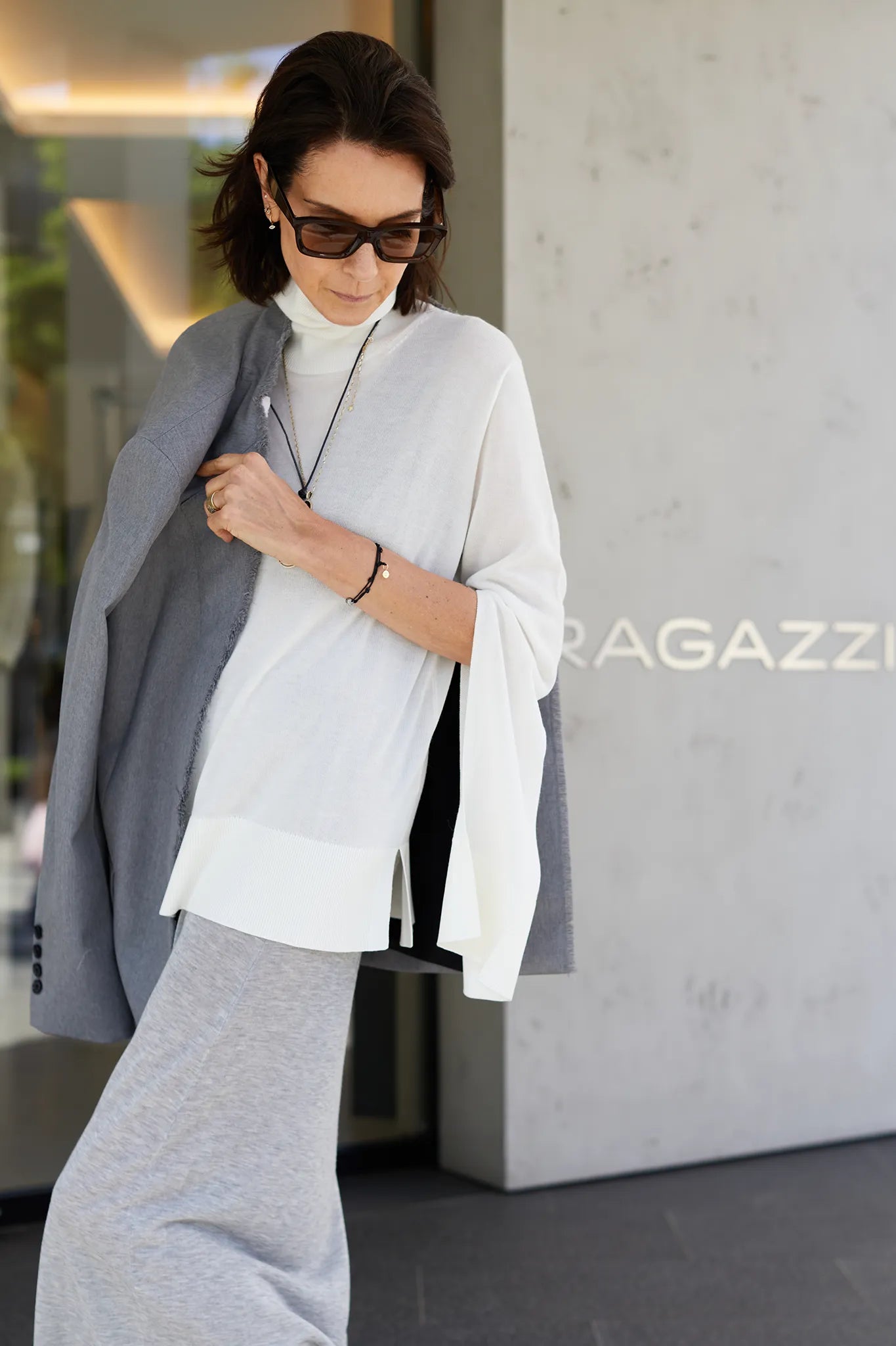 pullover-slit-sleeve-turtleneck-in-white