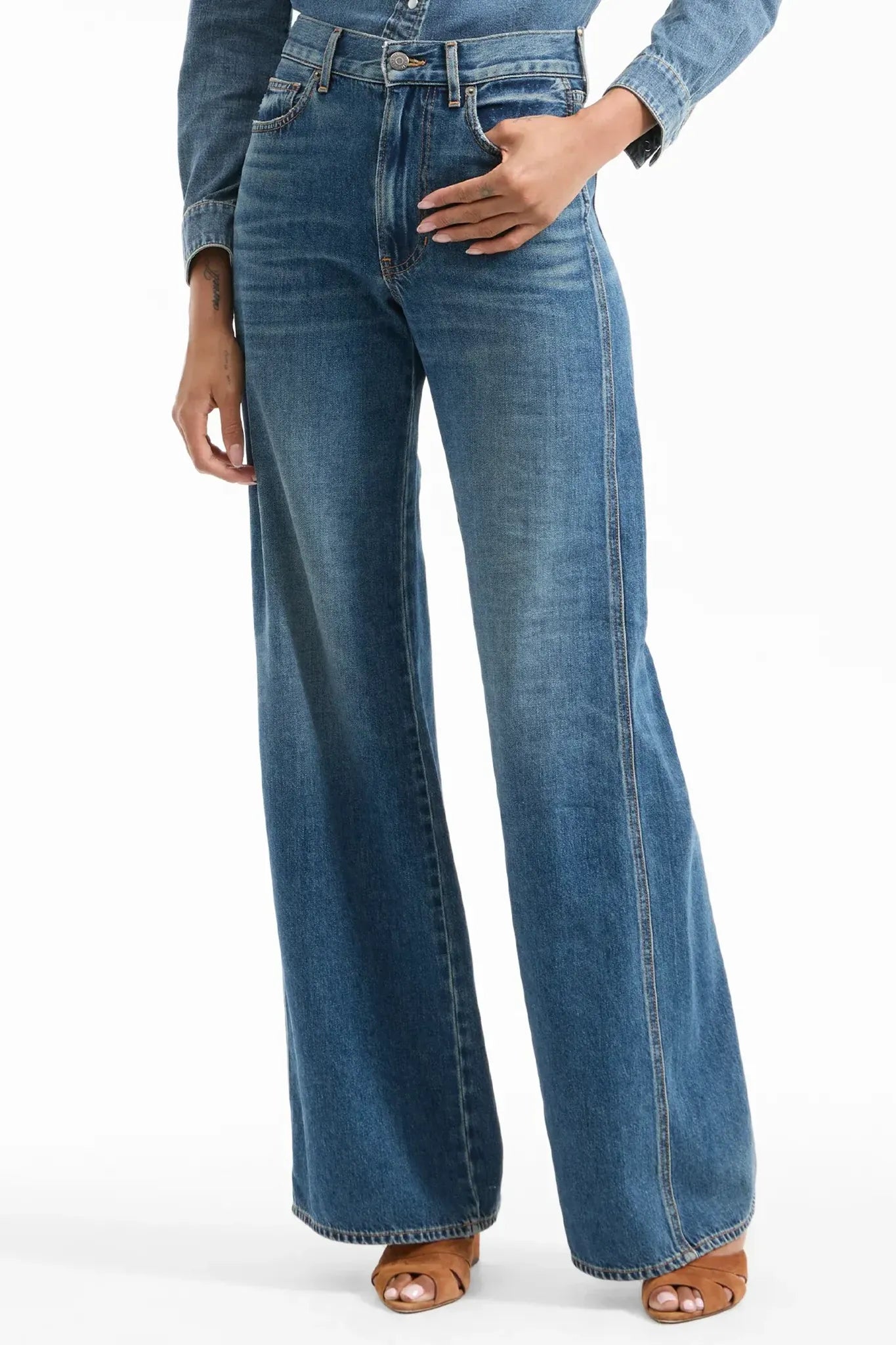 Jeans Kasey Mid Rise Wide Leg in City Stroll