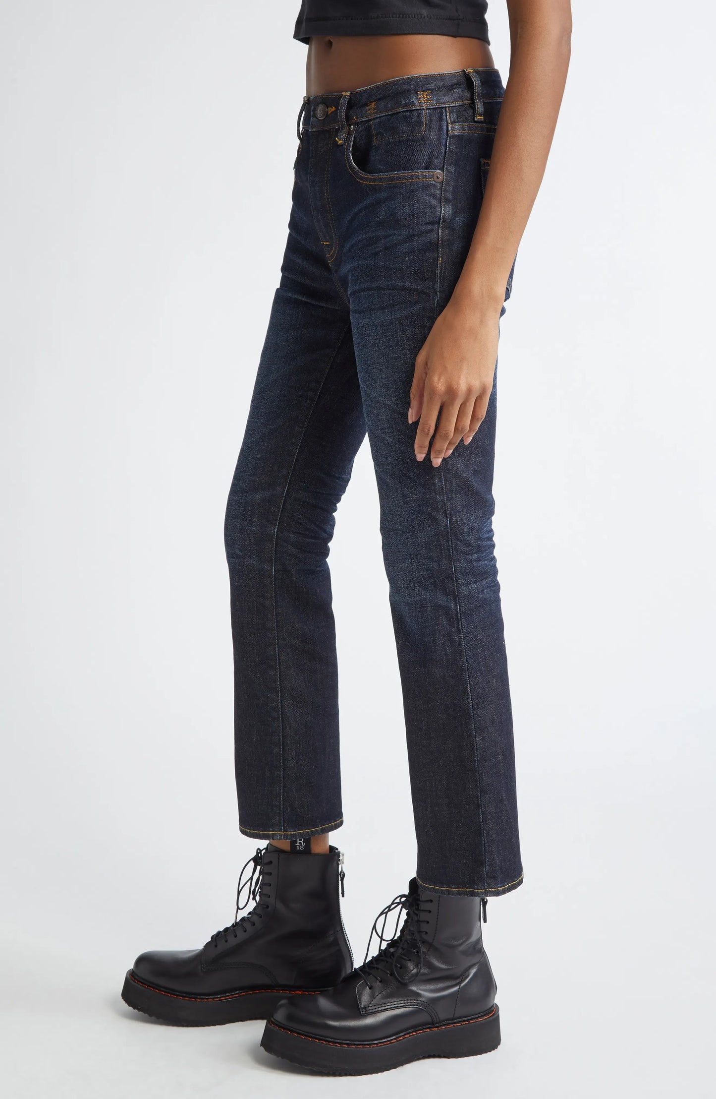 Jeans Kick Fit in Avery Indigo