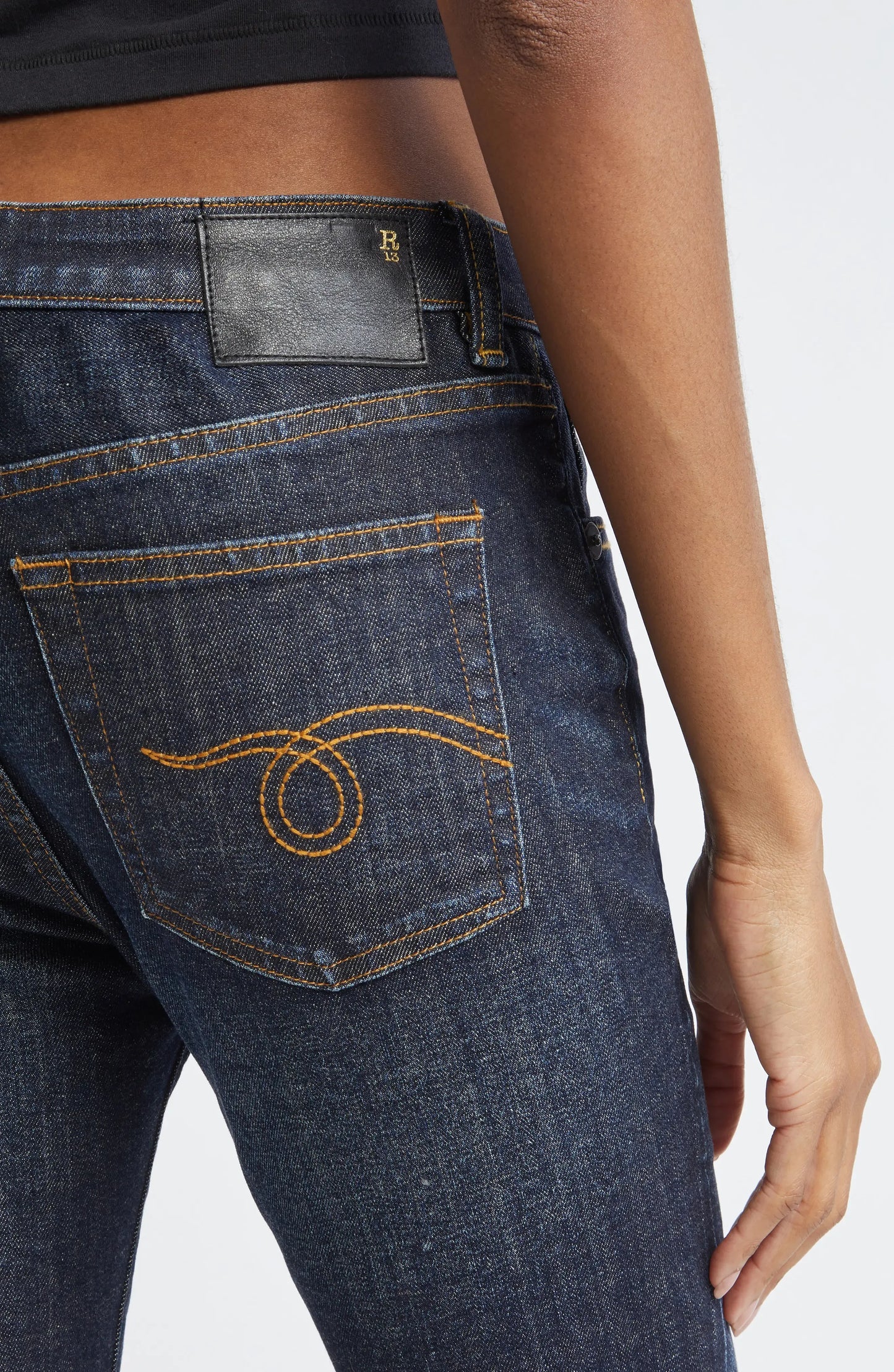 Jeans Kick Fit in Avery Indigo