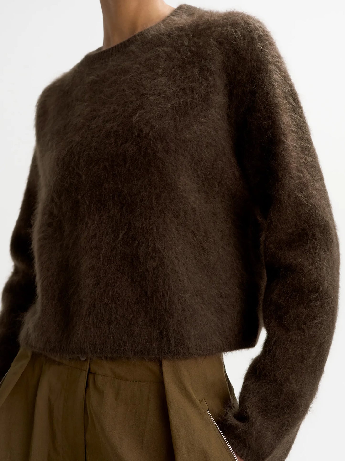 Pullover Brushed Crew Neck in Mocha