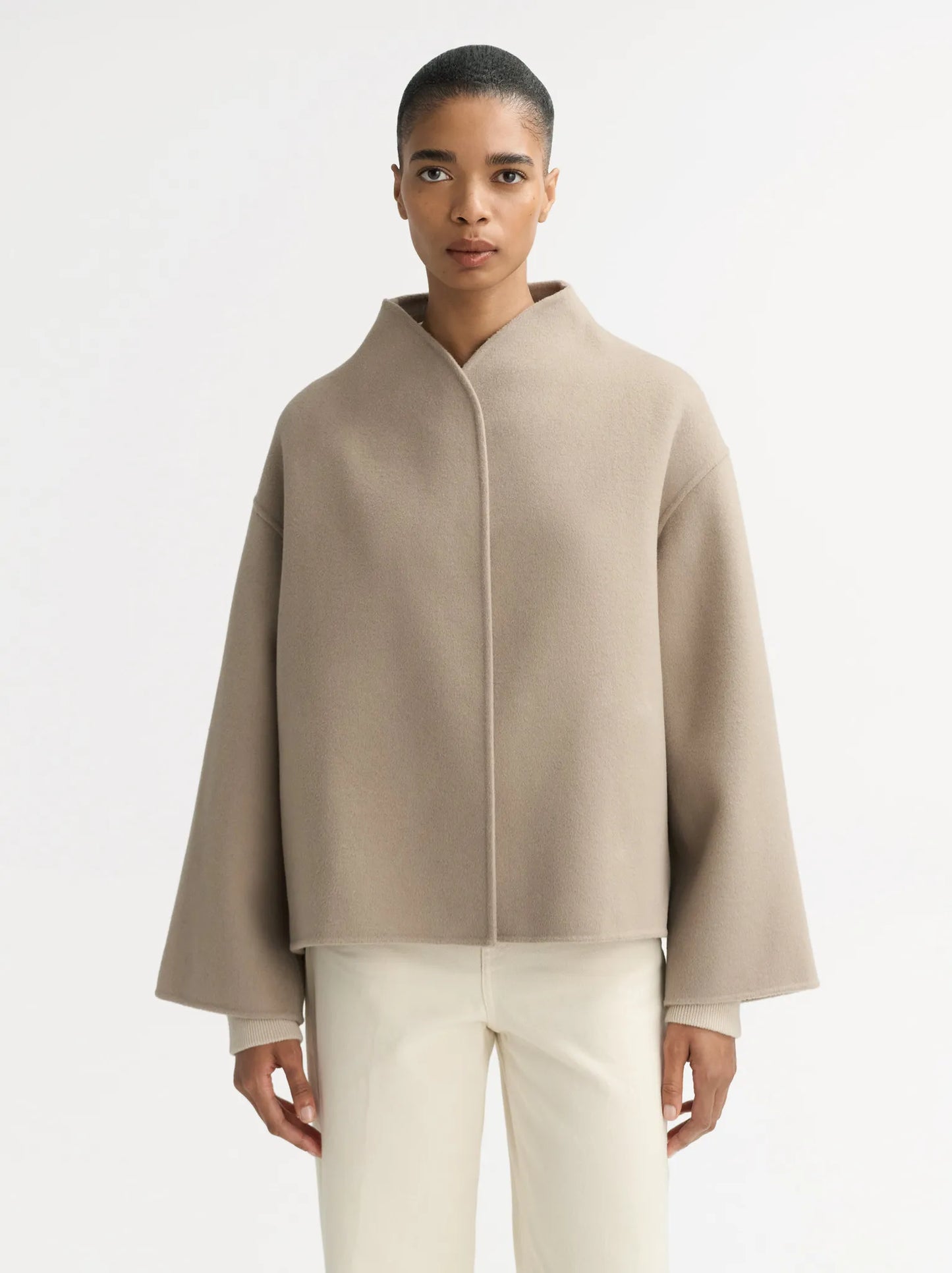 Jacke Short in Dark Sand