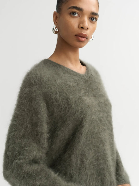 Pullover Brushed V-Neck in Olive