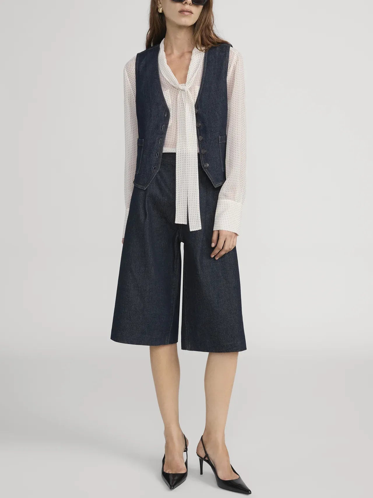 The Tailored Short in Rinse