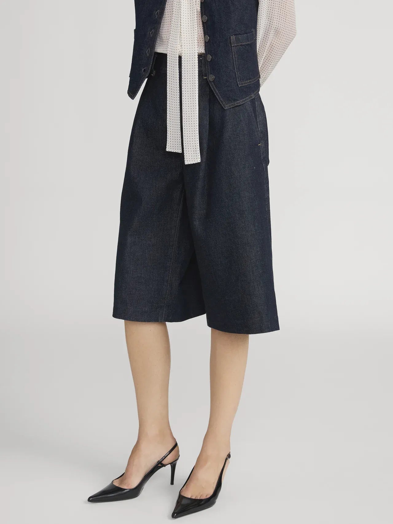 The Tailored Short in Rinse