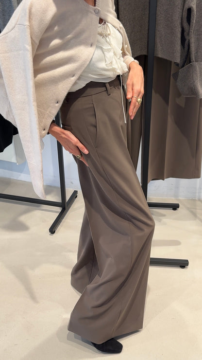 Hose Ivon Fluid Cade in Taupe