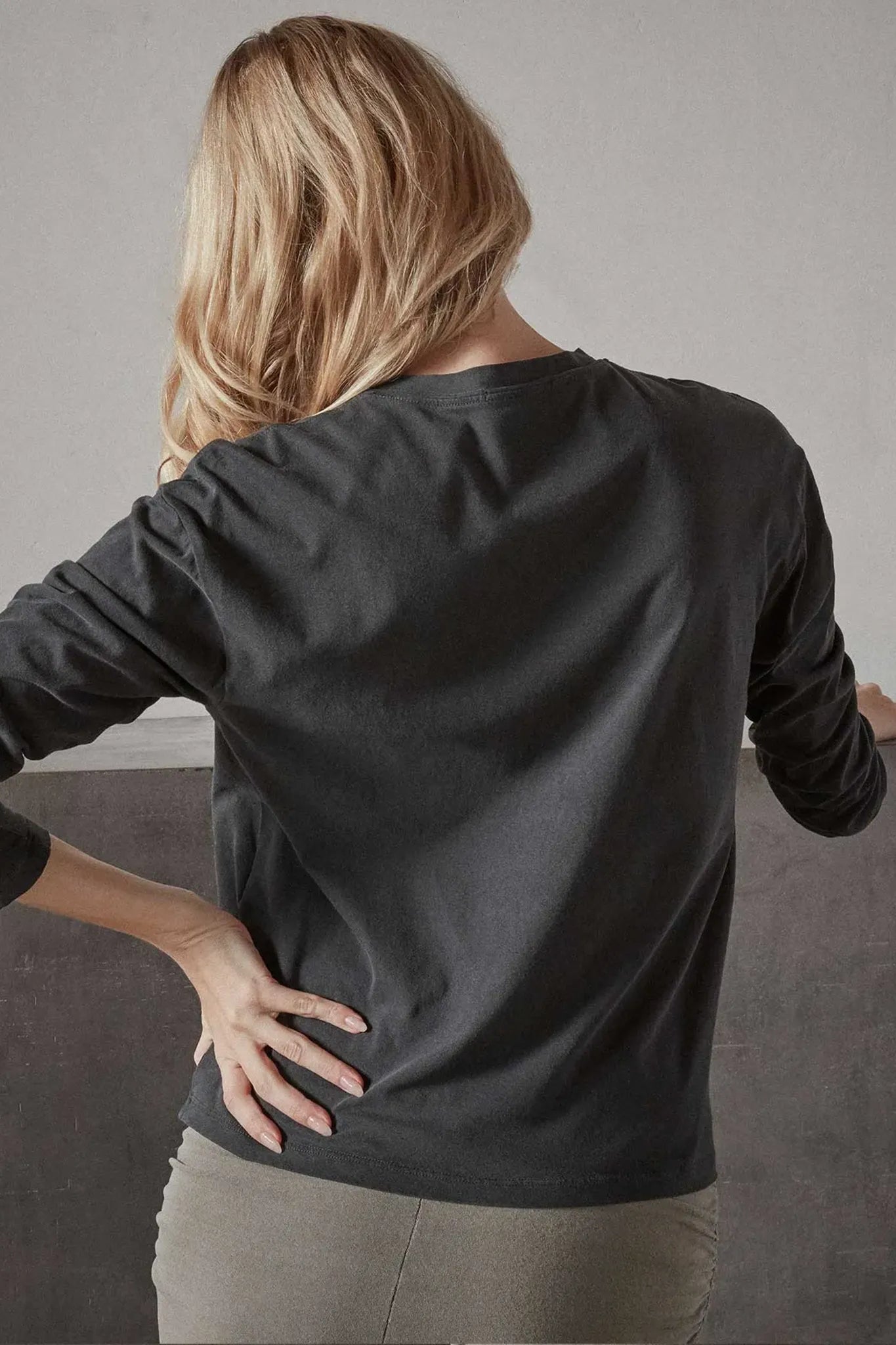 Longsleeve Boxy in Carbon