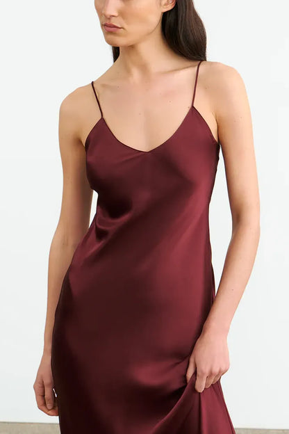 Kleid Cami Silk Gown in Claret