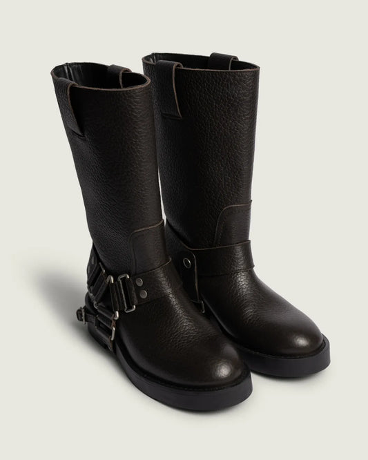 Boots Tora in Brown