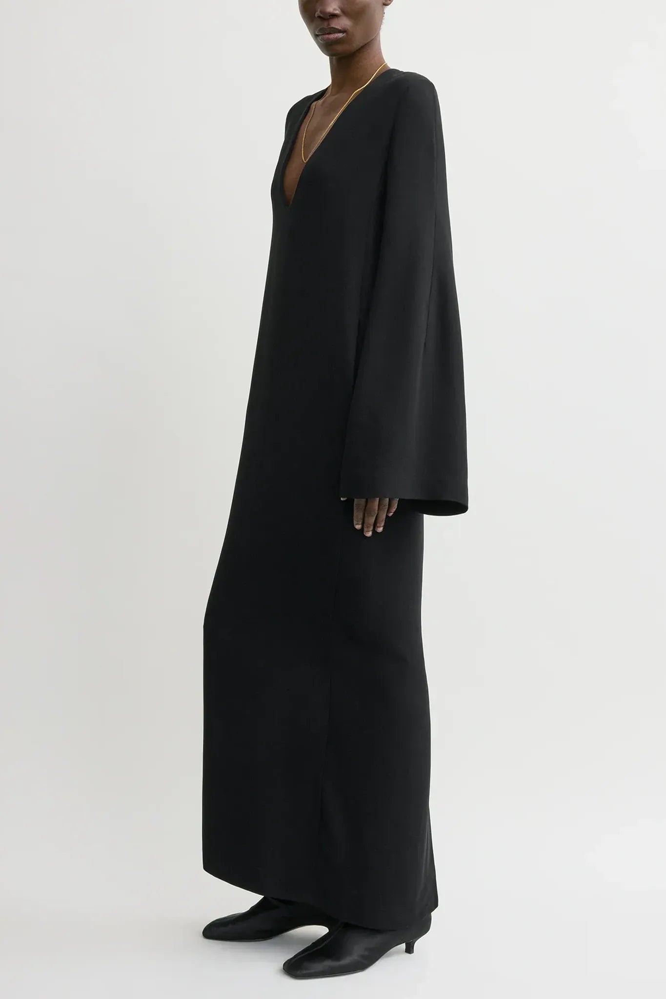 Kleid Short Bell-Sleeve in Black