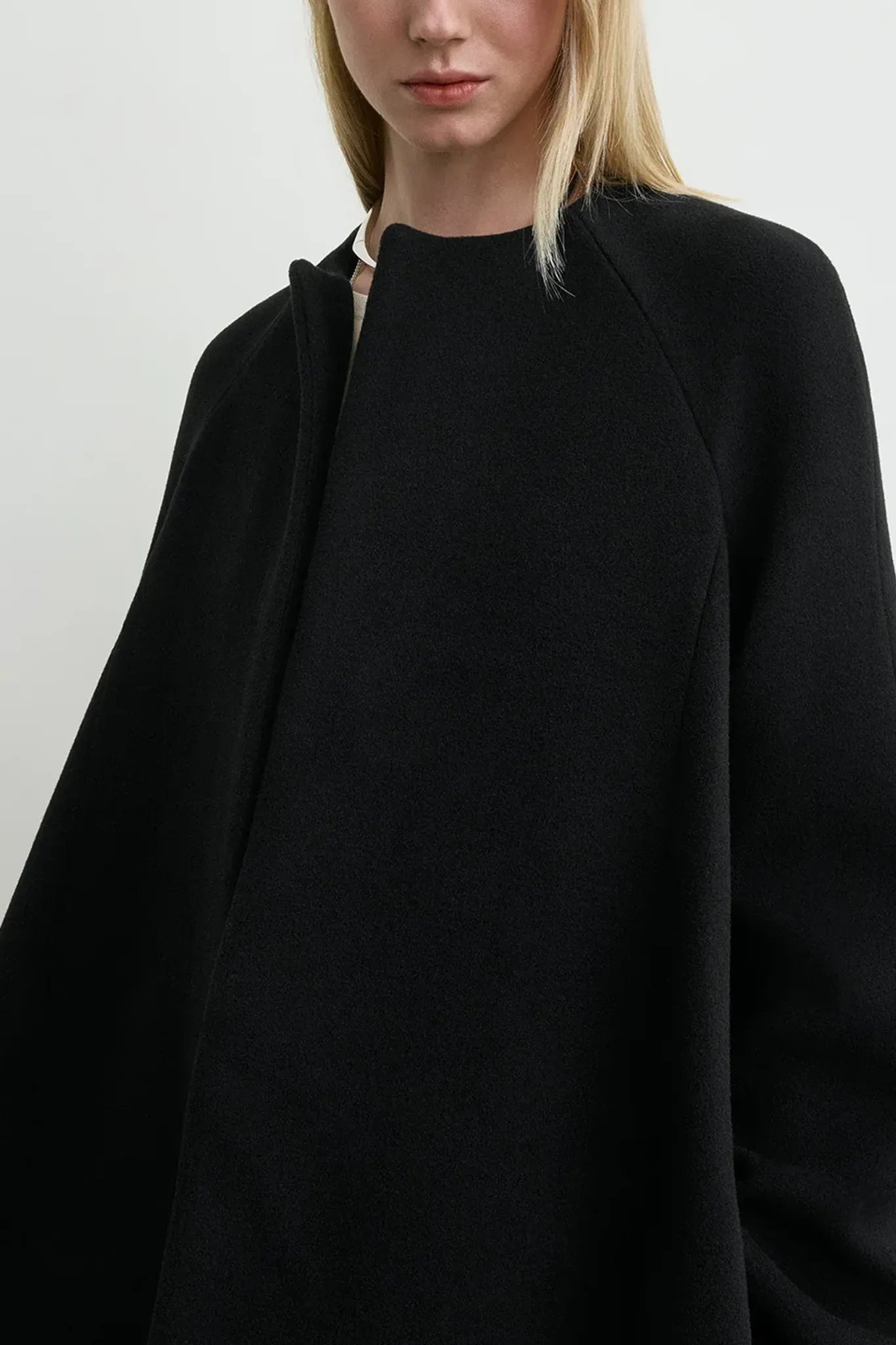 Kurzmantel Bell-Sleeve in Black