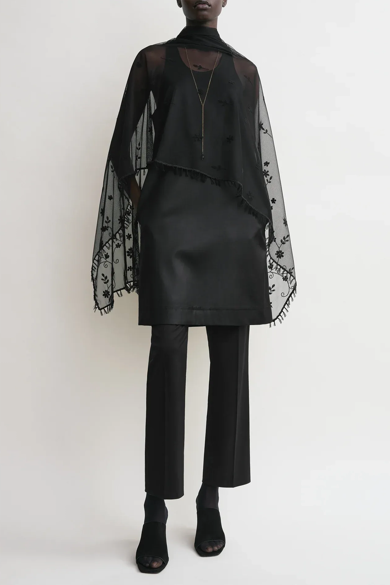 Schal Floral Tulle Shawl in Black