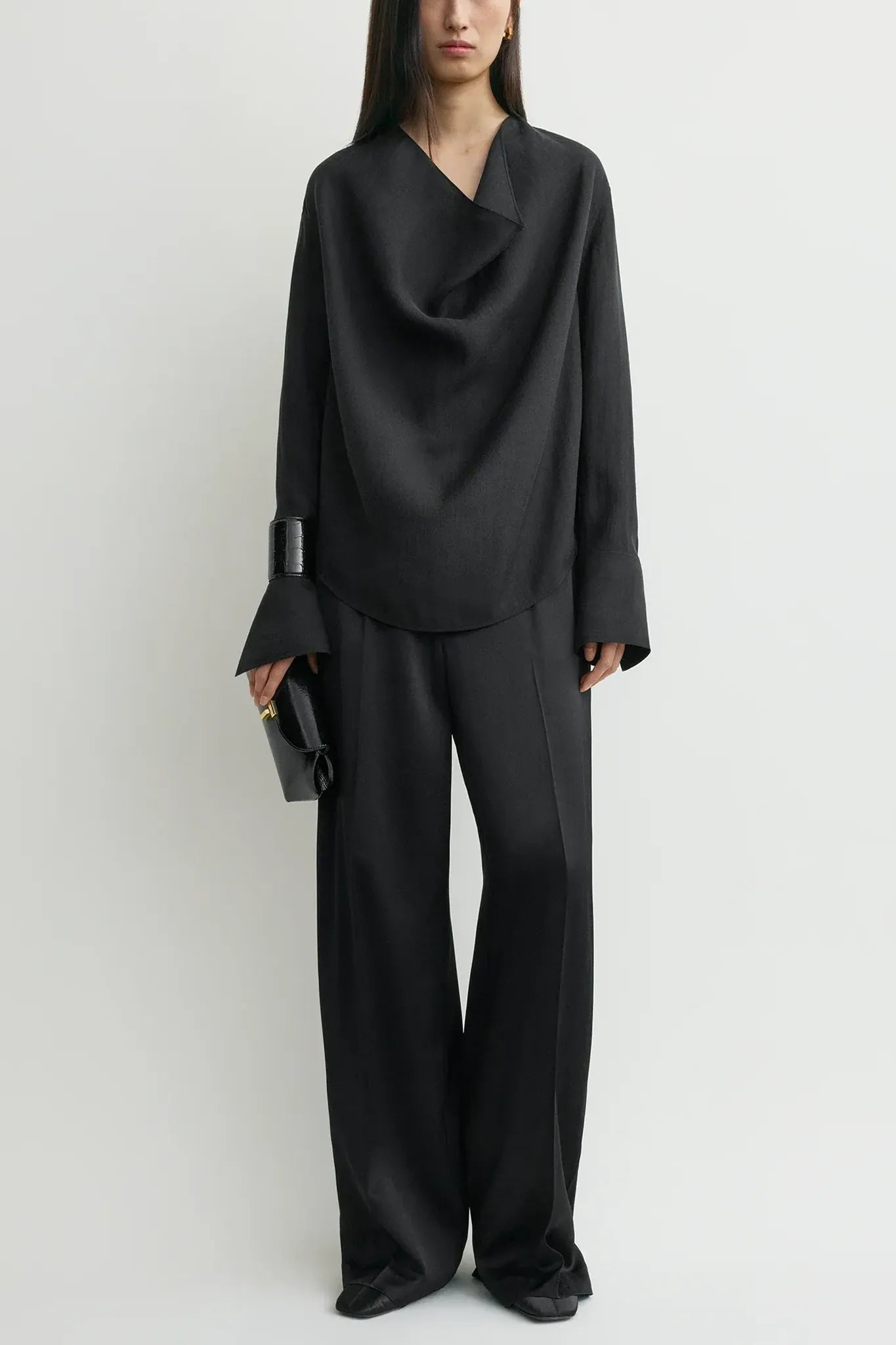 Bluse Cowl in Black