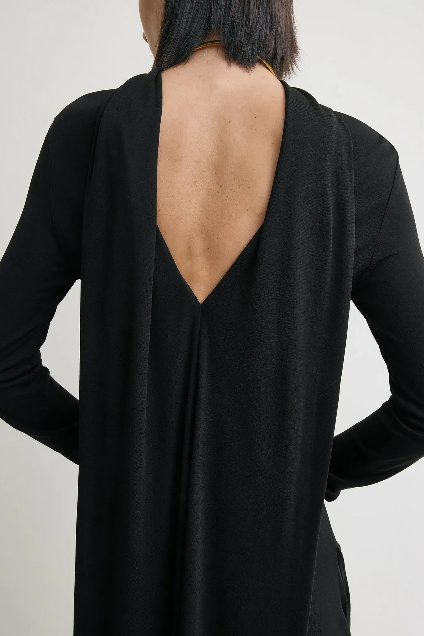 Kleid Cocoon Cape in Black