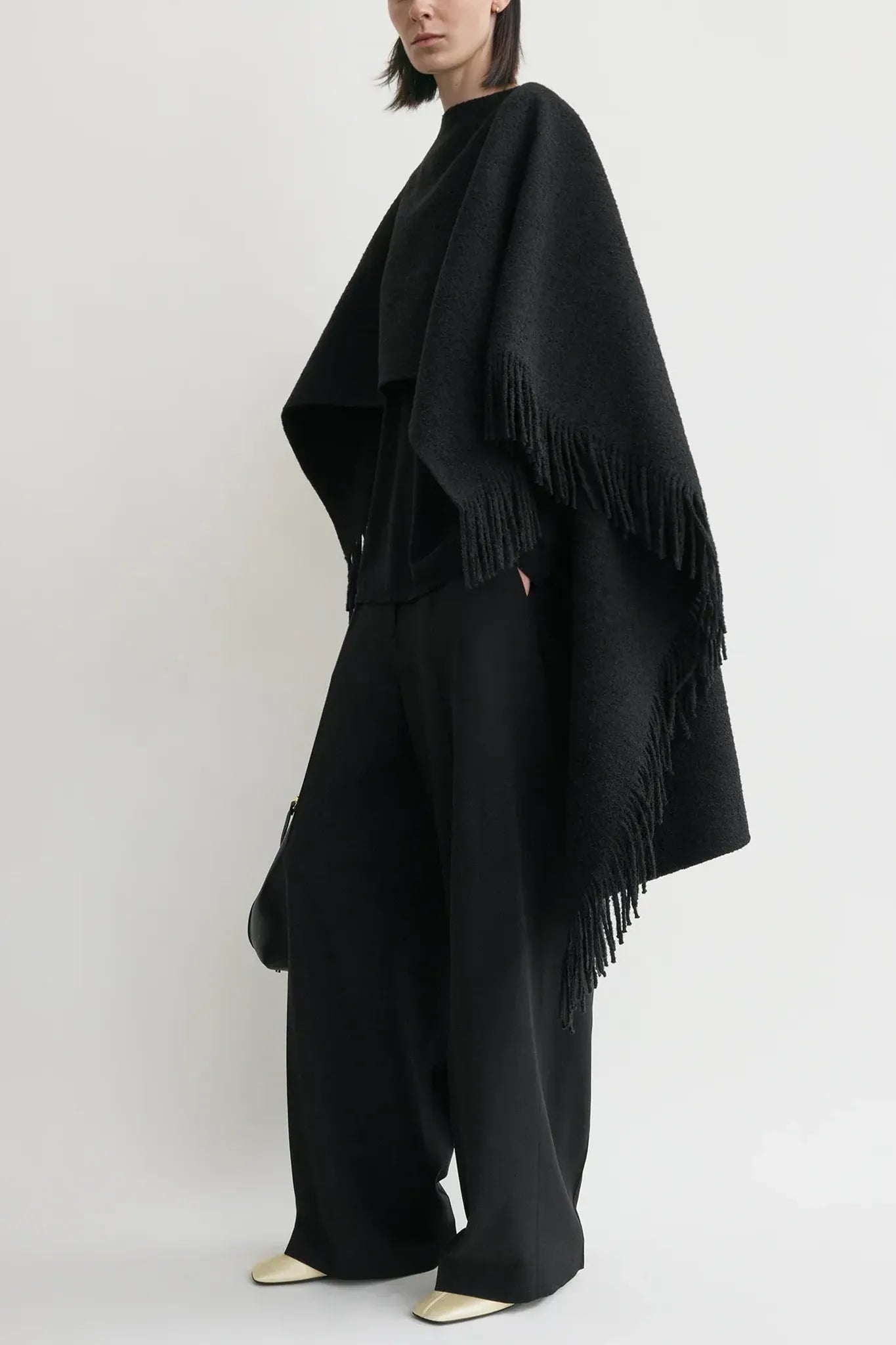 Poncho Fringe in Black