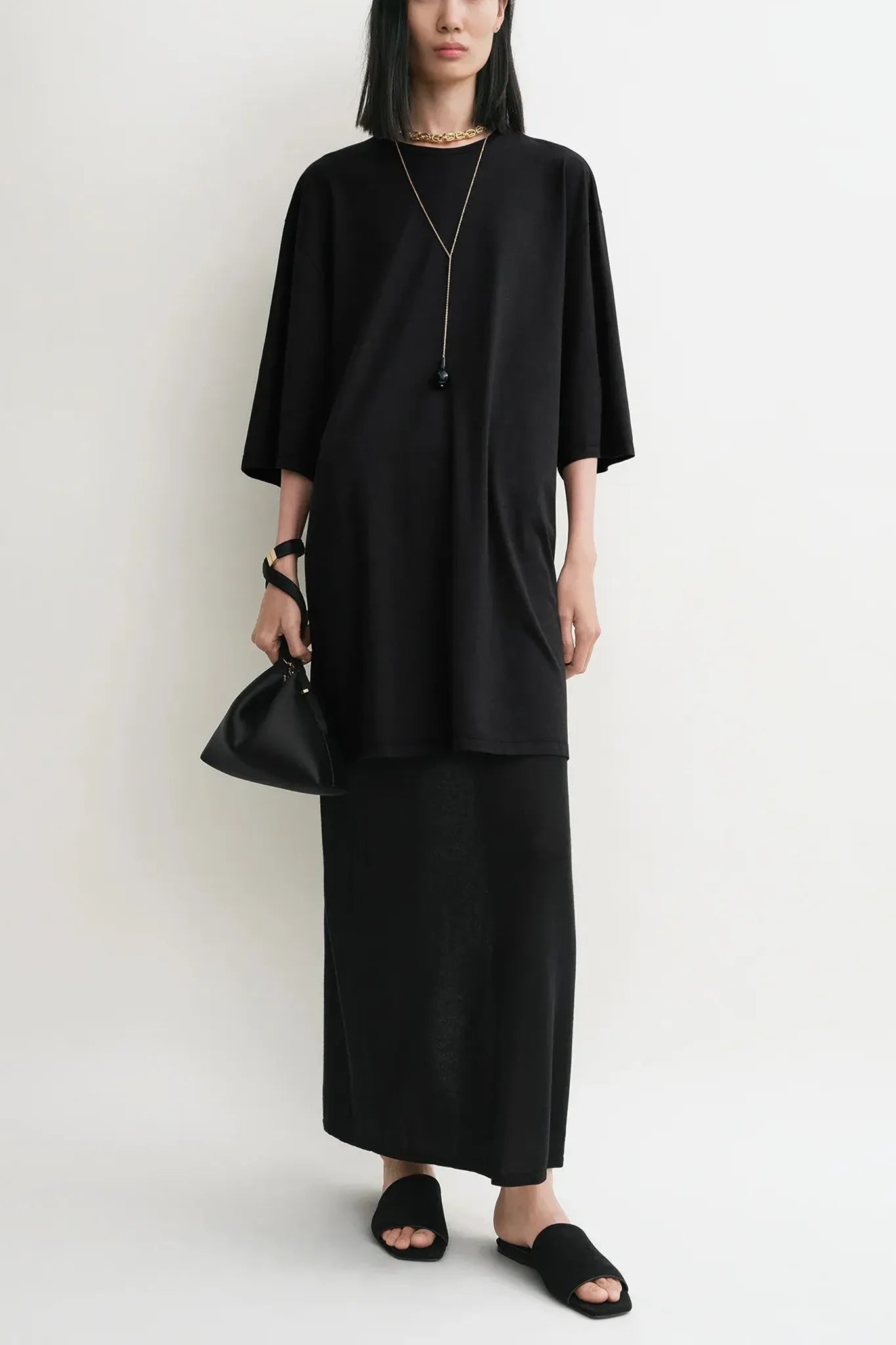 Kleid Relaxed Tee Dress in Black
