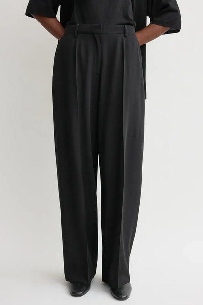 Hose Wide Fluid in Black