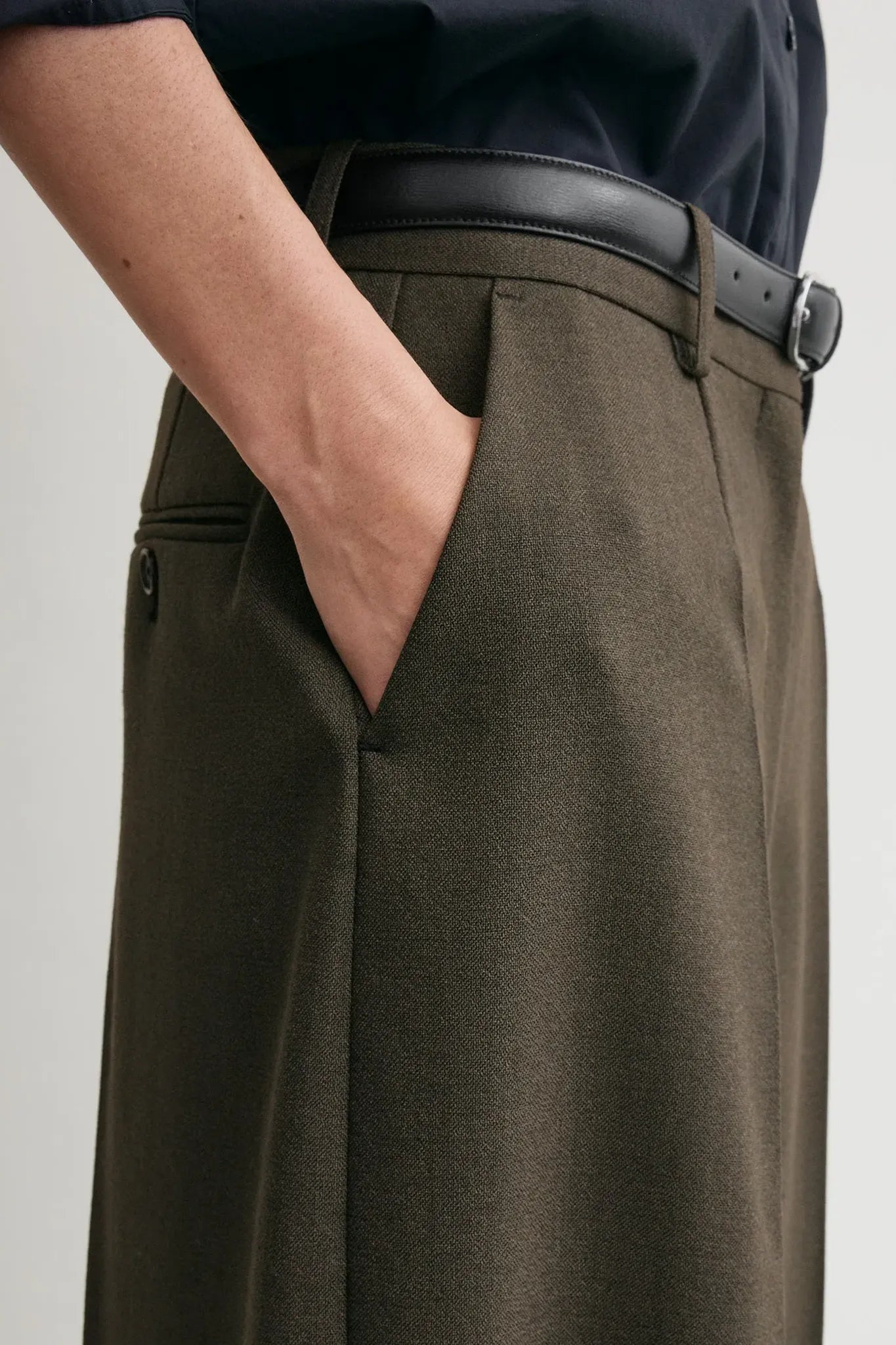 Hose Wide Tailored in Forest
