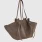 Tasche Large Mochi Suede in Taupe