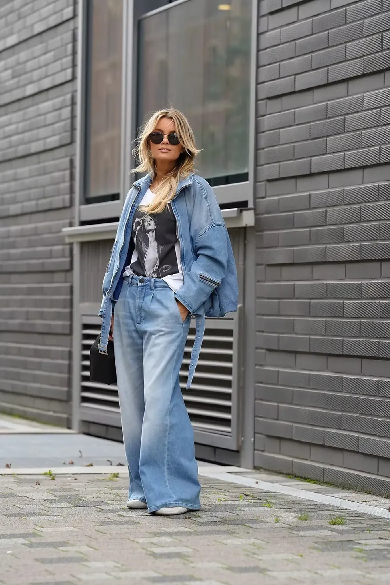 Jeans Rylee in Big Sure Blue.