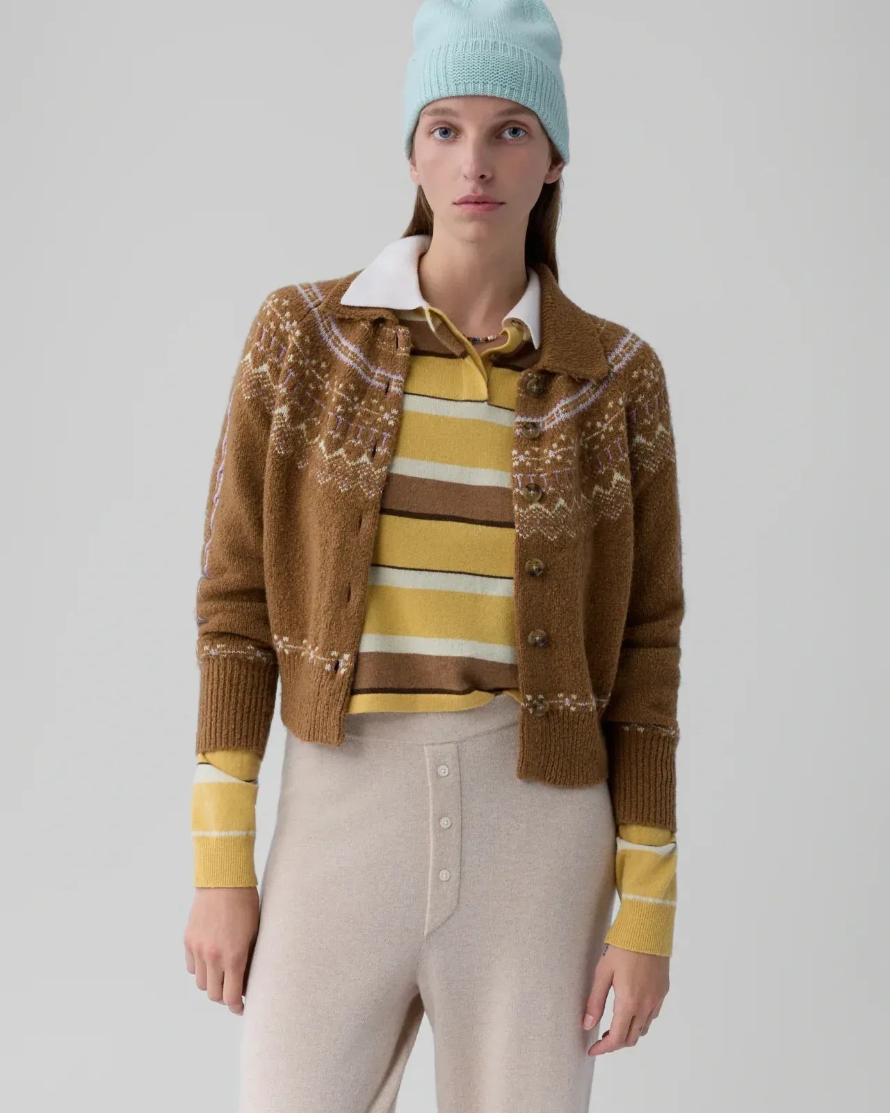 Cardigan Cloud Chalet in Almond Combo