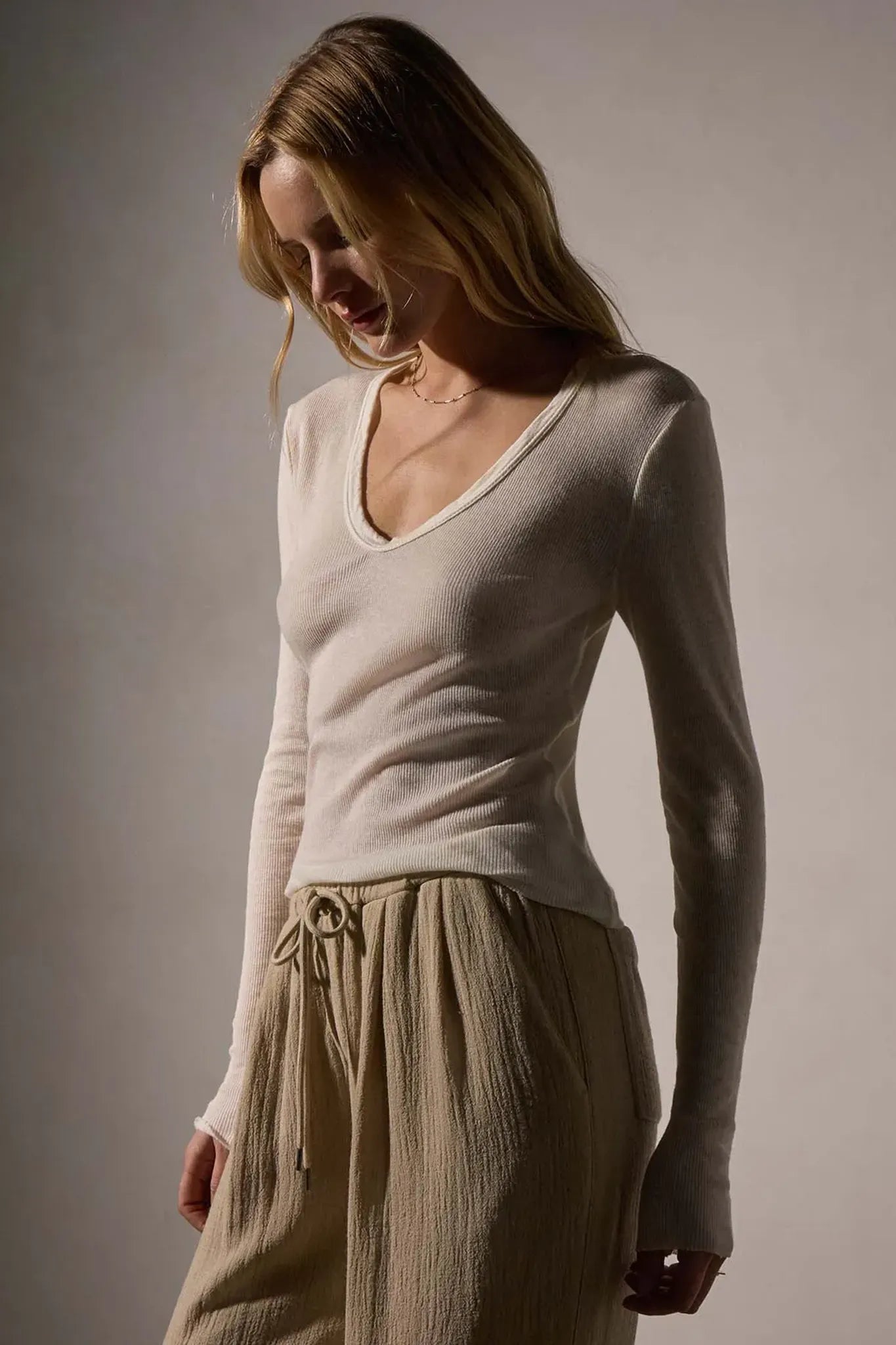 Longsleeve Long Skinny Deep V in Ivory