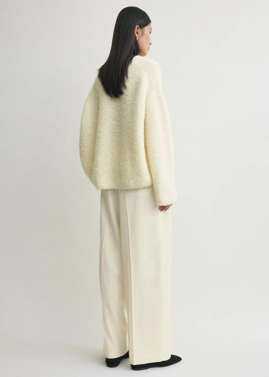 Pullover Boxy Bouclé Knit in Milk
