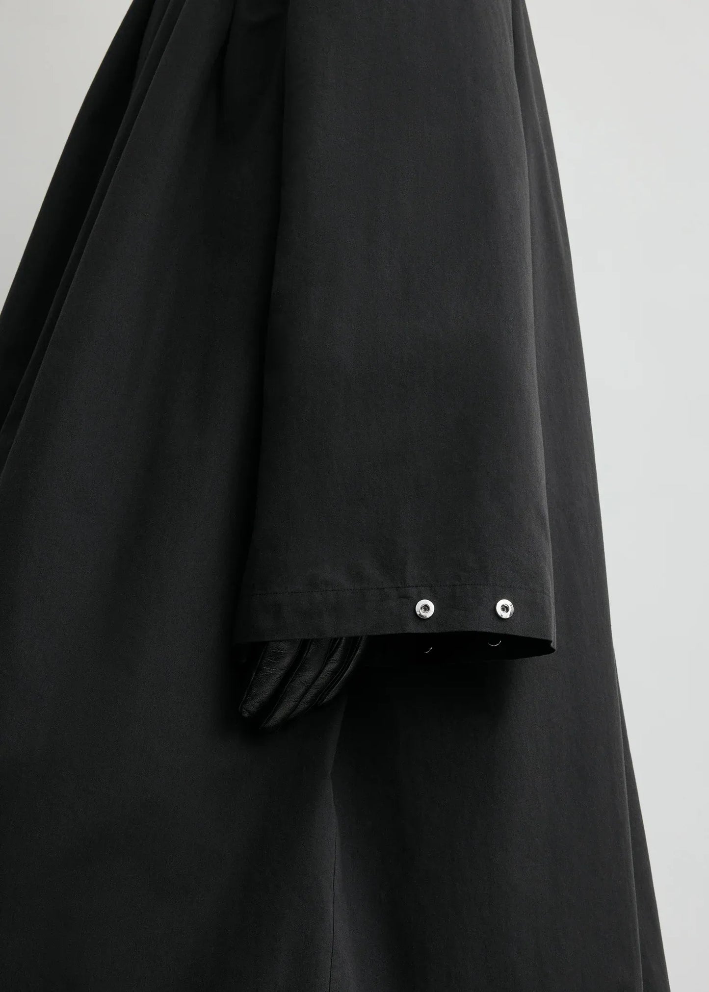 Mantel Gathered Parachute  in Black
