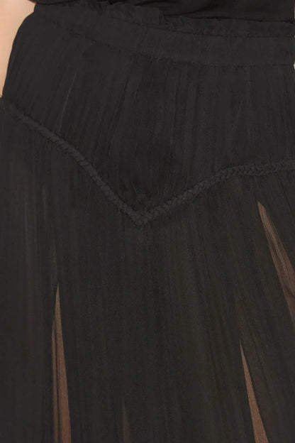 Rock Rolande in Black