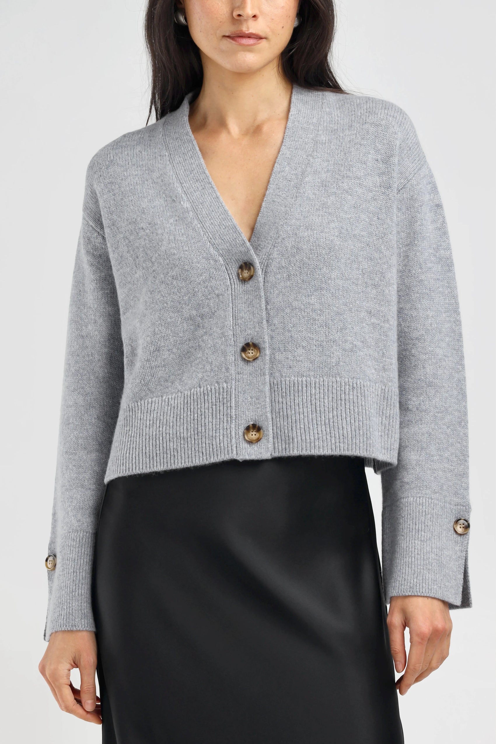 Cardigan Palais in Feline