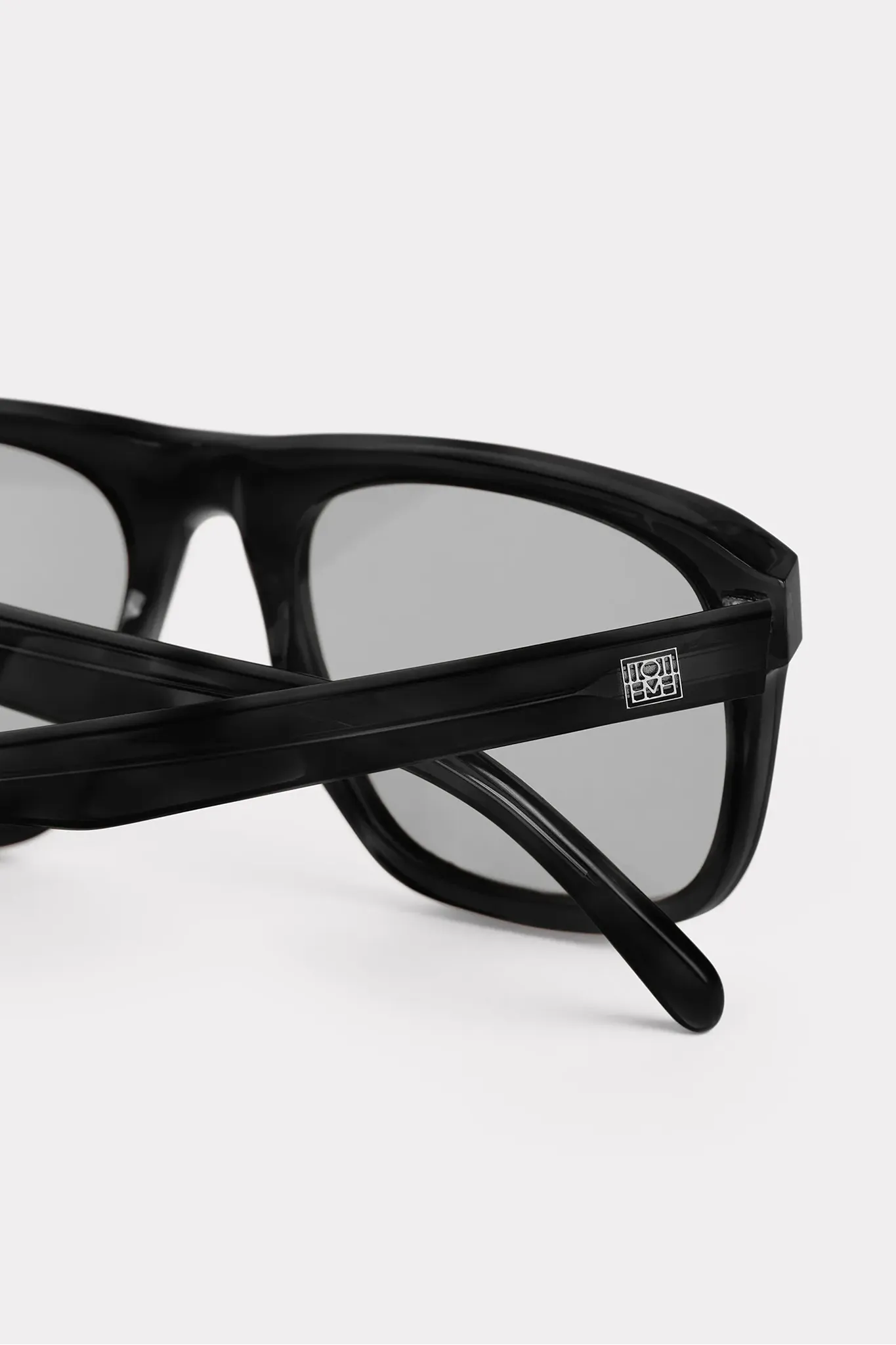 Sonnenbrille Navigator in Black